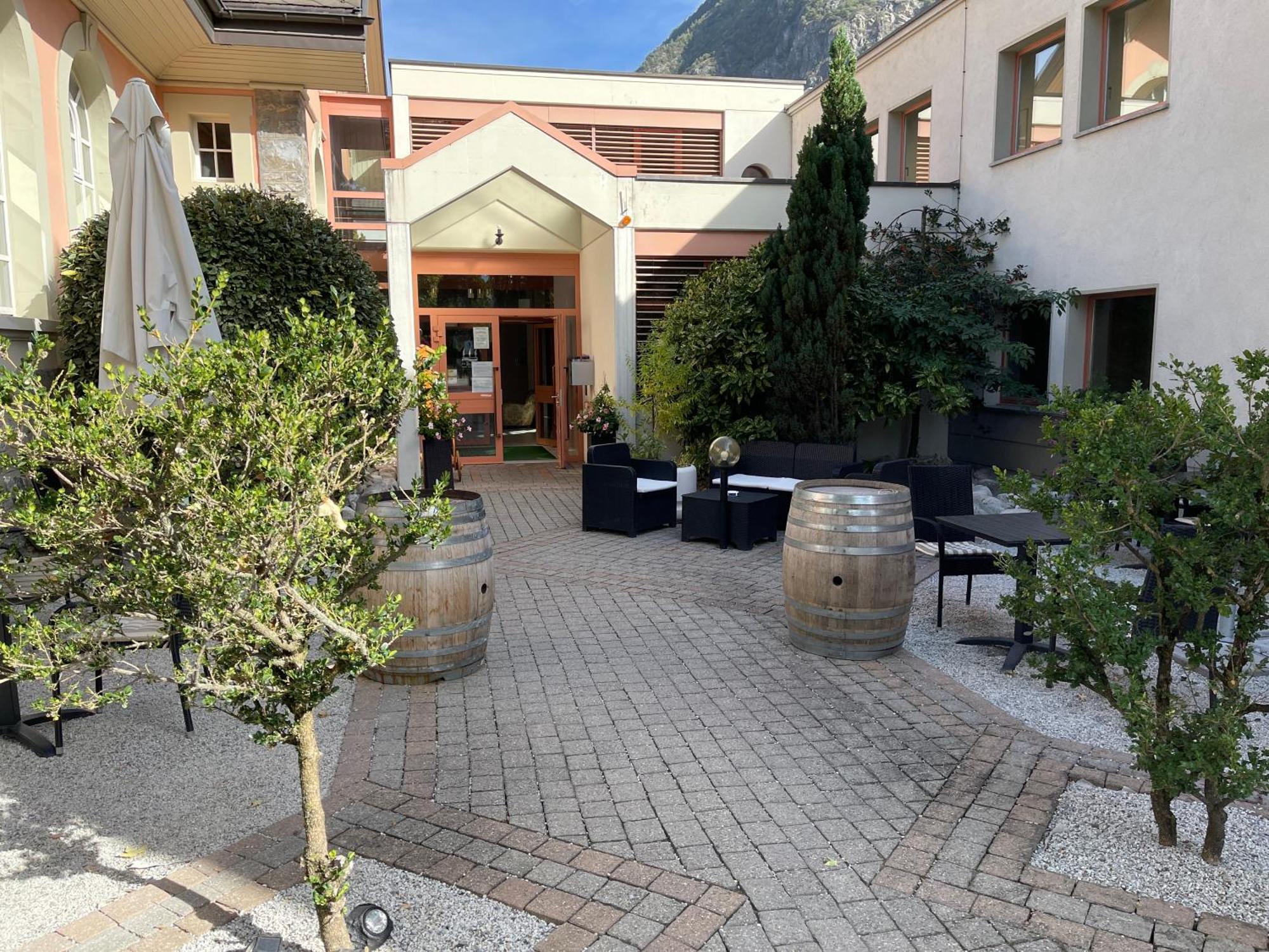 Hotel Les Berges Chippis Екстер'єр фото